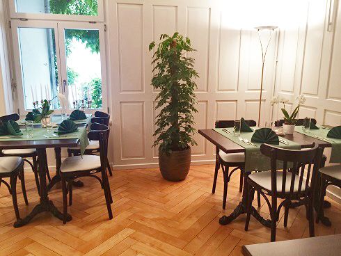 gastronomie-bugholzstuhl-bistro-733-p-_4 Foto: Bistro Erlesenes, Tägerschen an den Eichen