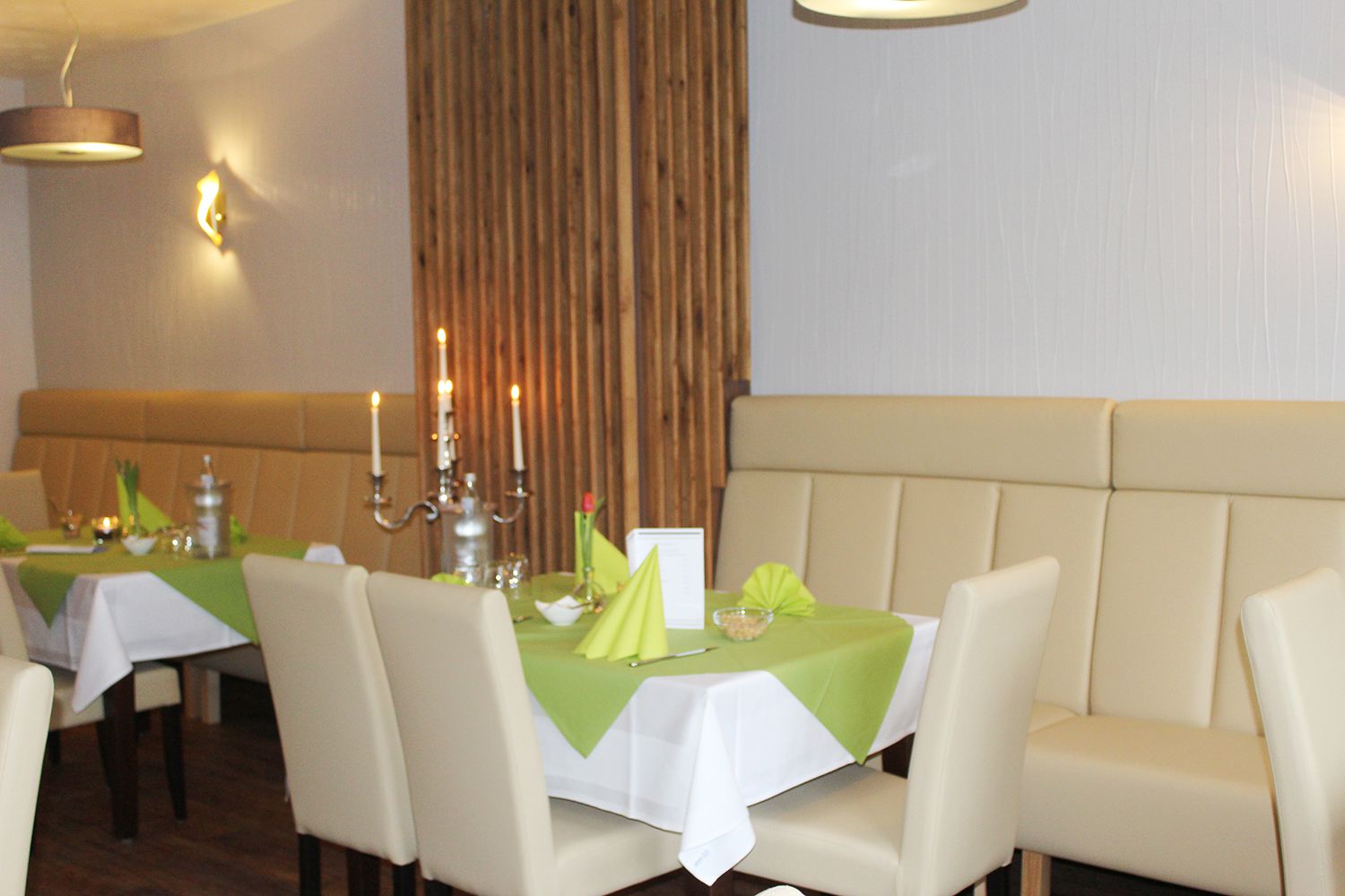 gastronomie-sitzbank-econa-103-k-120-_2_2517 Foto: Zum Kulturhaus