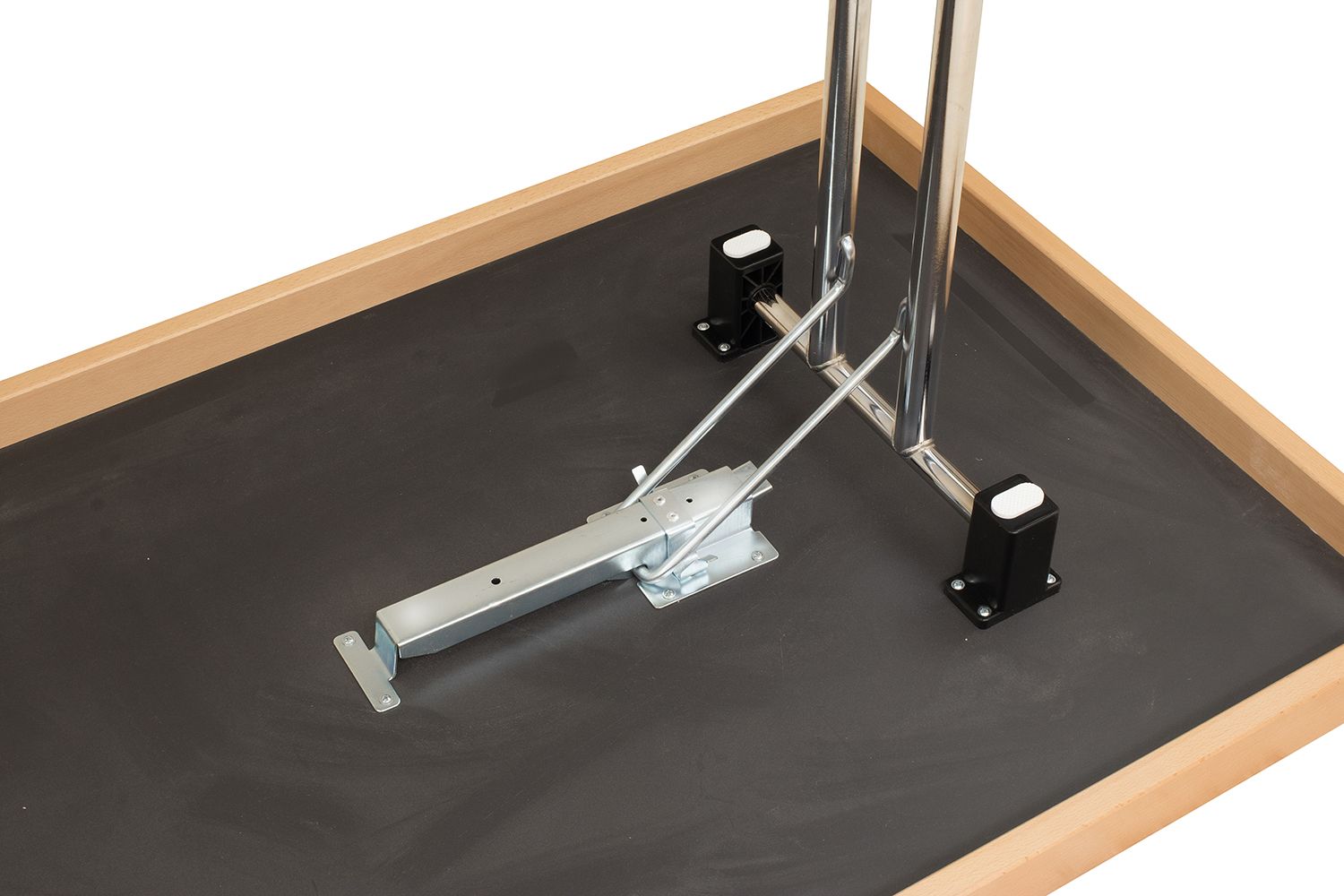 Clap-S-67_Chrom_Detail_1_1000px Konferenztisch Capri-S-67