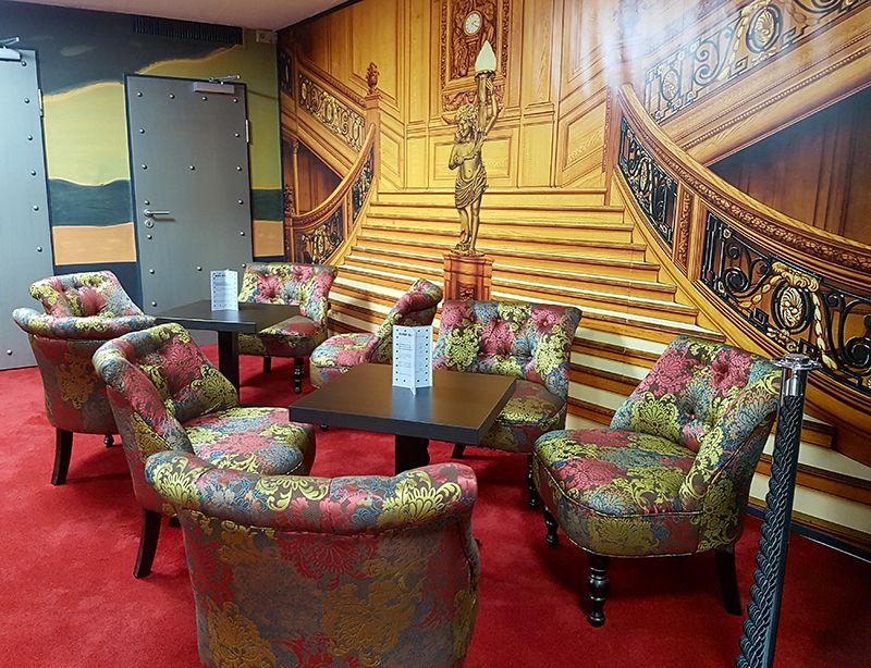 gastronomie-sessel-retro-curve-_8 Foto: Cineplanet 5